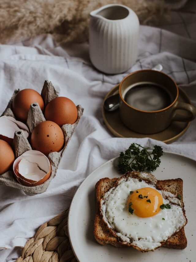 Poached Eggs and Tomatoes on Toast